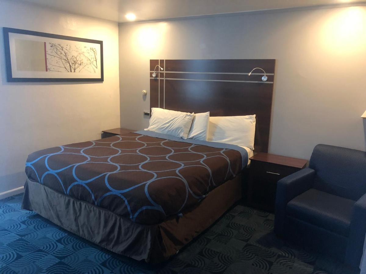 פיטספילד Berkshire Inn מראה חיצוני תמונה