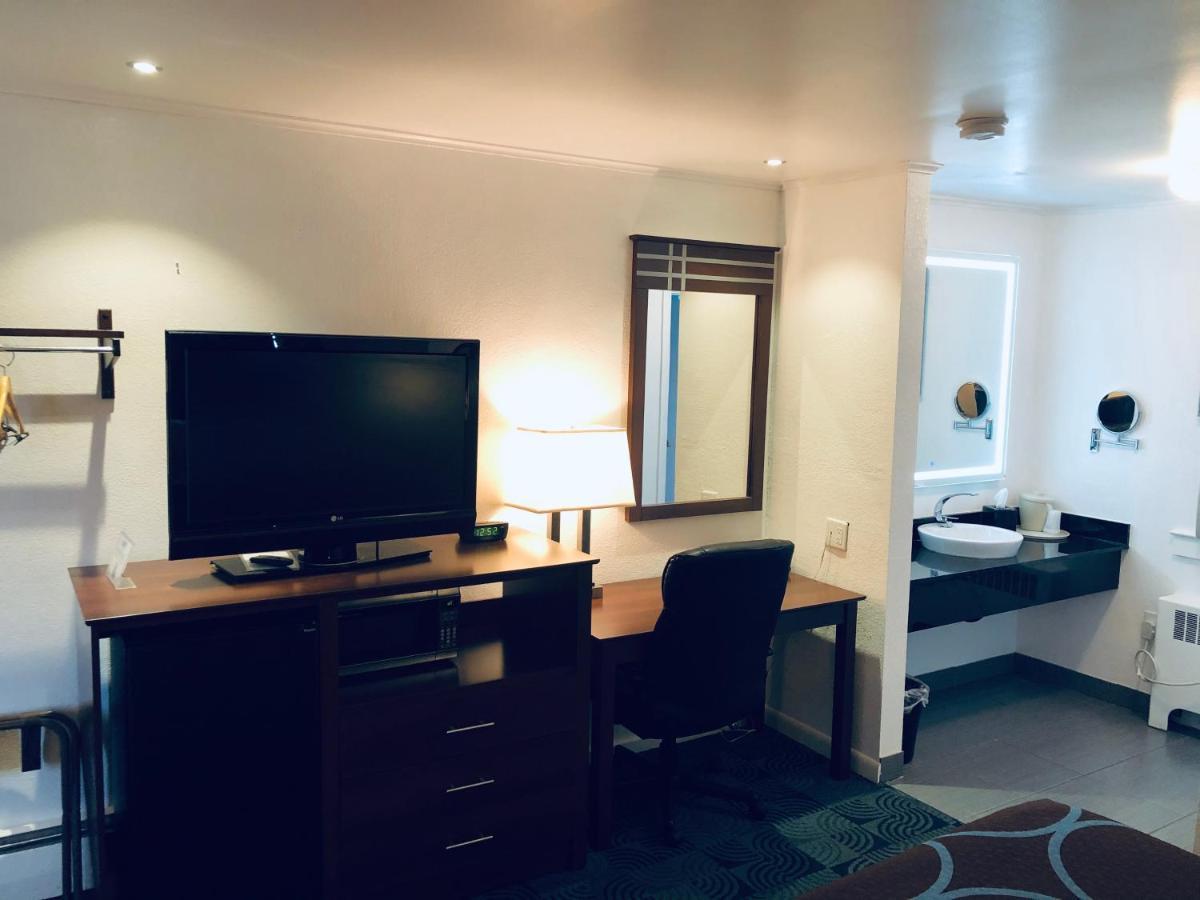 פיטספילד Berkshire Inn מראה חיצוני תמונה